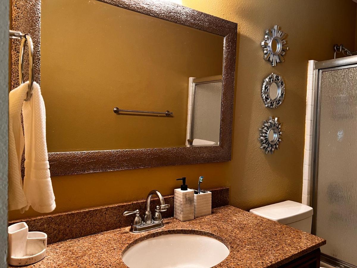 Modern Room With Shared Bathroom Alafaya Ngoại thất bức ảnh